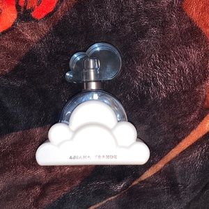 Ariana Grande Cloud
